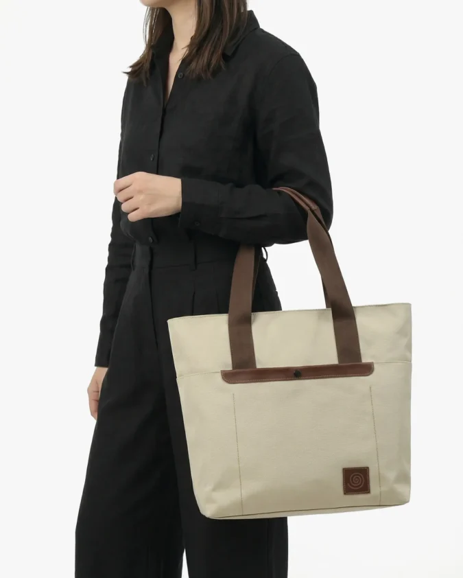 Totebag Nomad Classic Beige Modelo